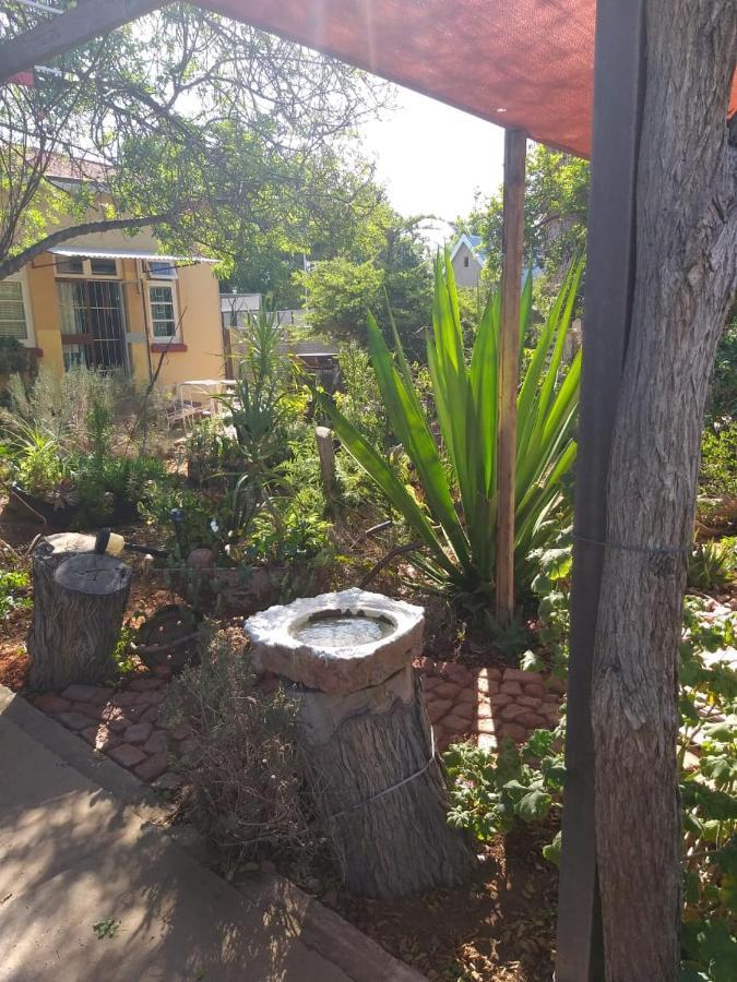 Tranquility In Klein Karoo Apartamento Oudtshoorn Exterior foto